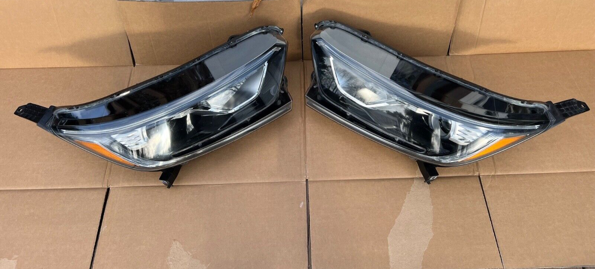 Honda CR-V Passenger Right and Left Headlight with LED Genuine OEM