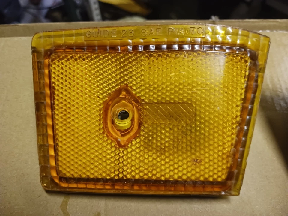 1970 70 PONTIAC LEMANS TEMPEST ORIGINAL GM FRONT MARKER LENSES NICE SHAPE - Изображение 3 из 4