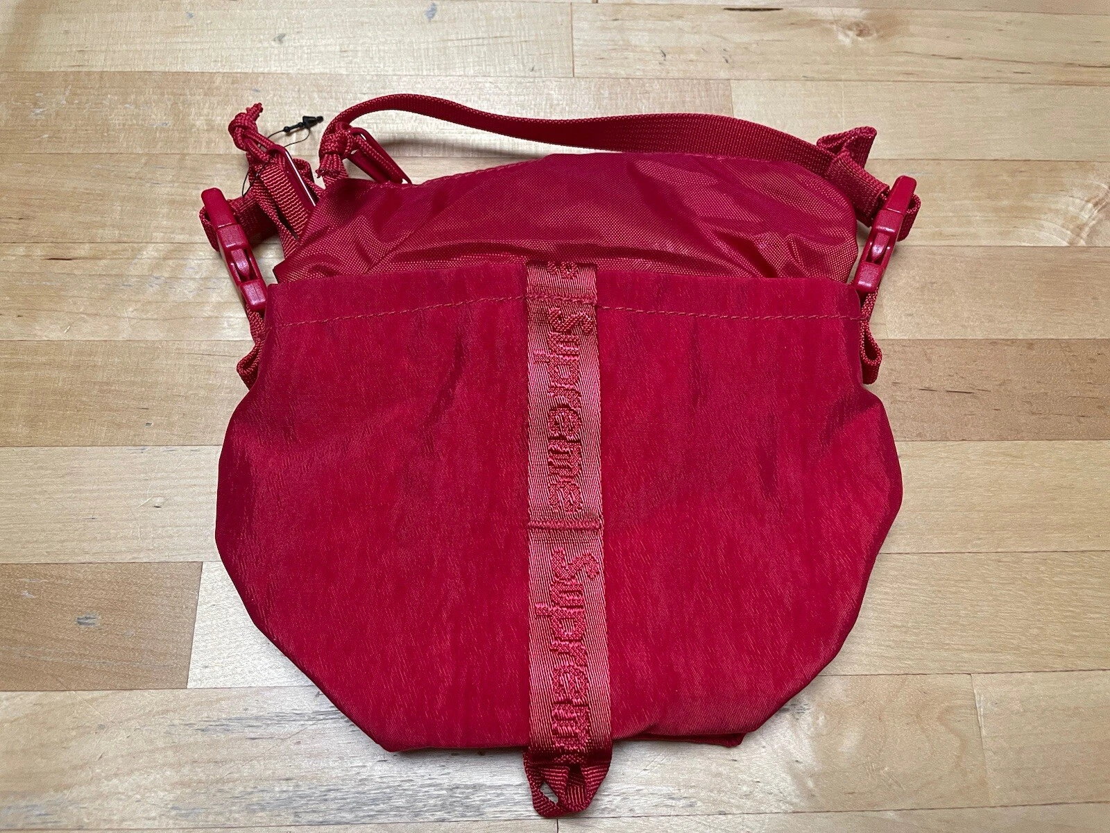 Sac bandoulière sac bandoulière rouge foncé FW20 2020