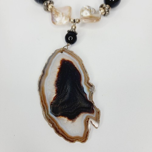 Agate Stone Pendant Medallion Beaded Sliver Necklace - Picture 5 of 9