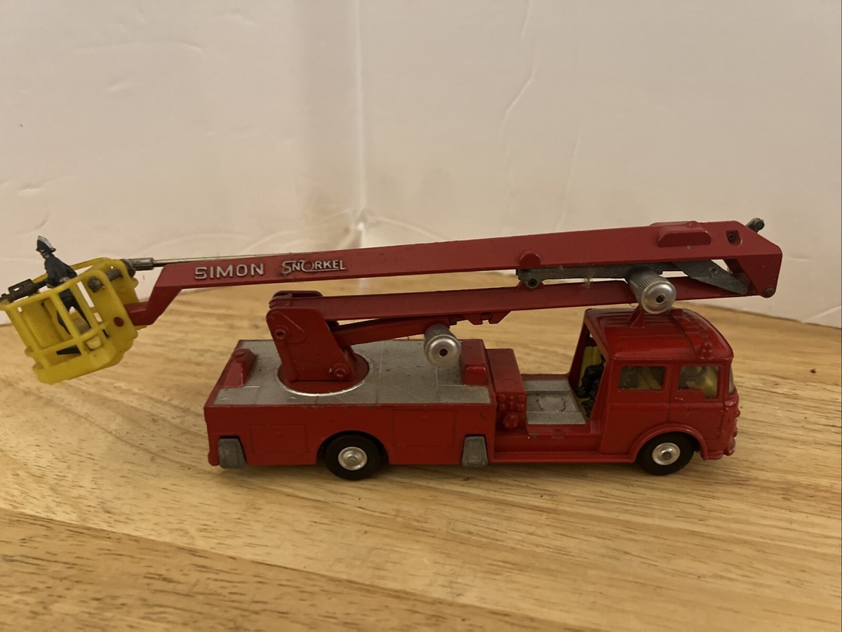 CORGI SNORKEL FIRE ENGINE イギリス製　ヴィンテージ Vintage 1/43 Scale CORGI Simon Snorkel Fire Engine - Nice