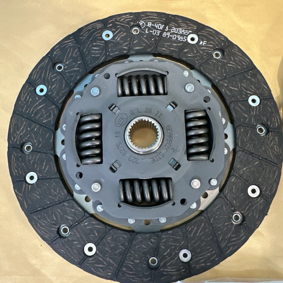 LUK 17-036 Clutch Kit for VW 94-02 Jetta 95-02 Golf 92-95 Corrado EuroVan - Image 2 of 4