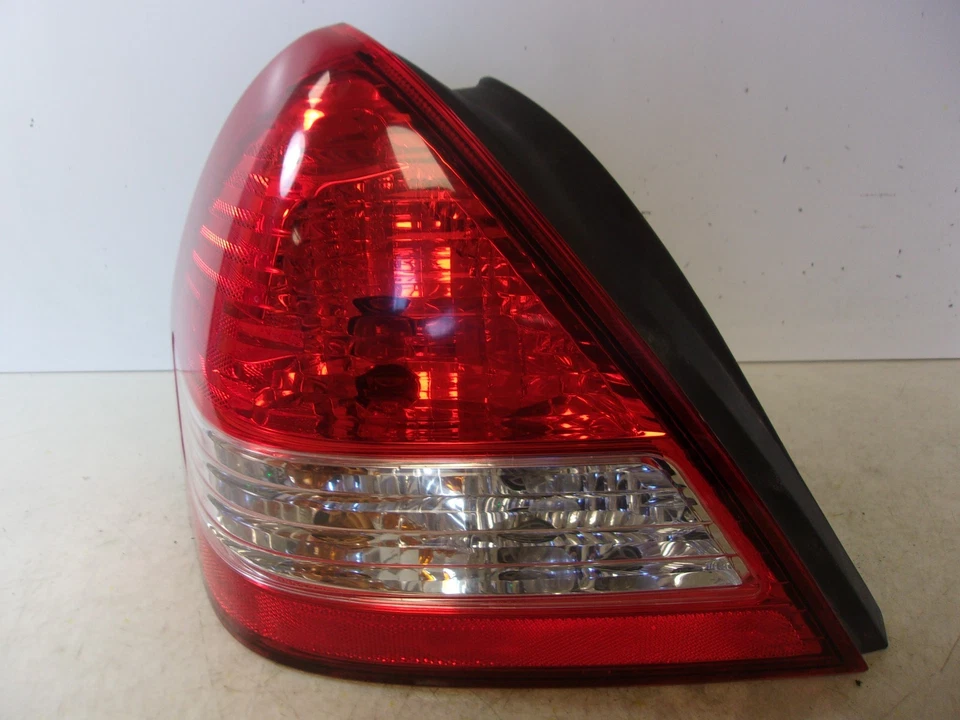 Luz trasera izquierda conductor Nissan Versa 2007 2008 2009 2010 2011 sedán OEM Foto 4 de 4