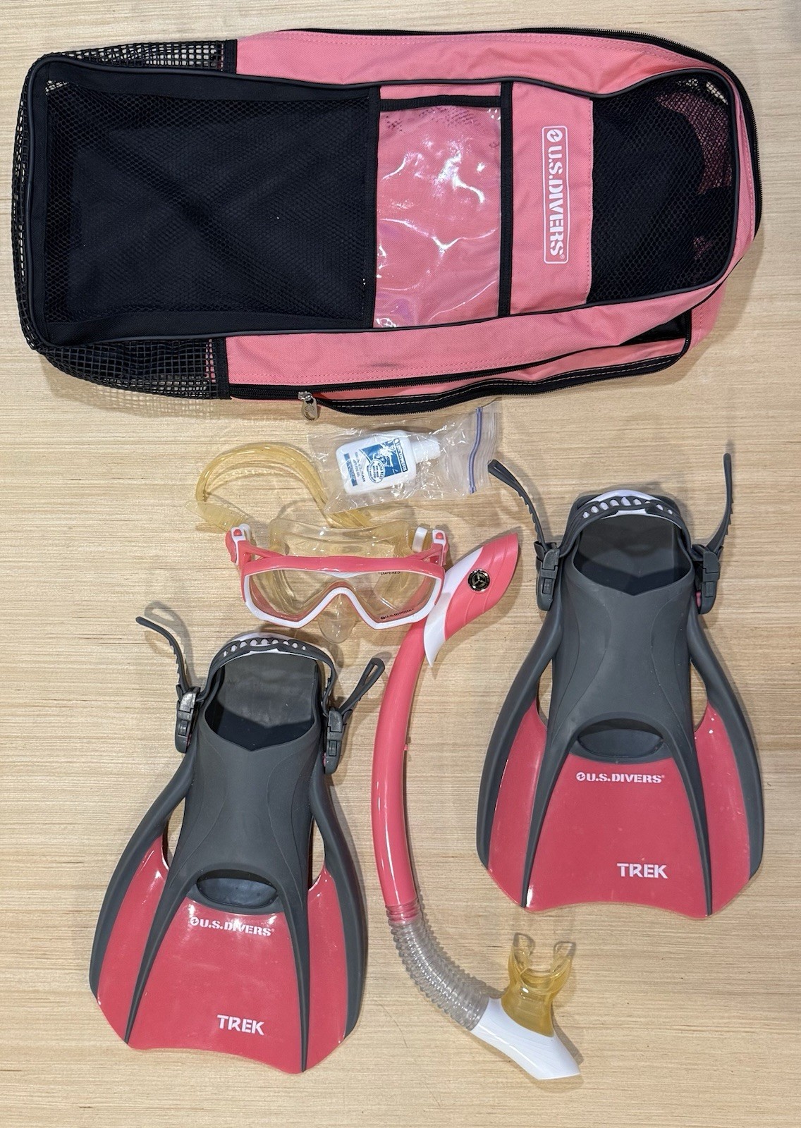 U.S. Divers Pro Snorkeling Set Mask Snorkel Fins Hot Pink Scuba vacation Toys