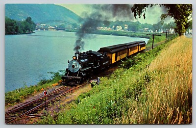 Steamtown USA Excursion Train, Bellows Falls, VT Postcard