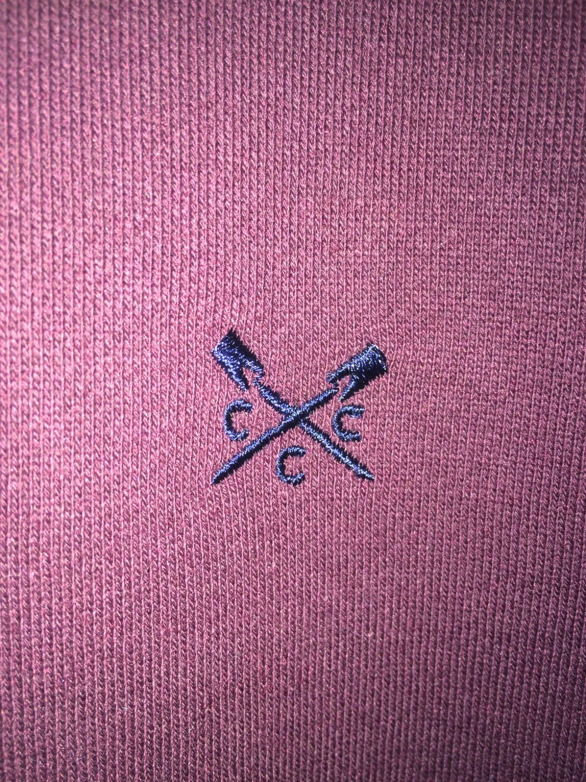 VETEMENTS Felpa con cappuccio Crew Clothing: colore bordeaux. Taglia S. Nuovo con etichette. Spedizione gratuita.