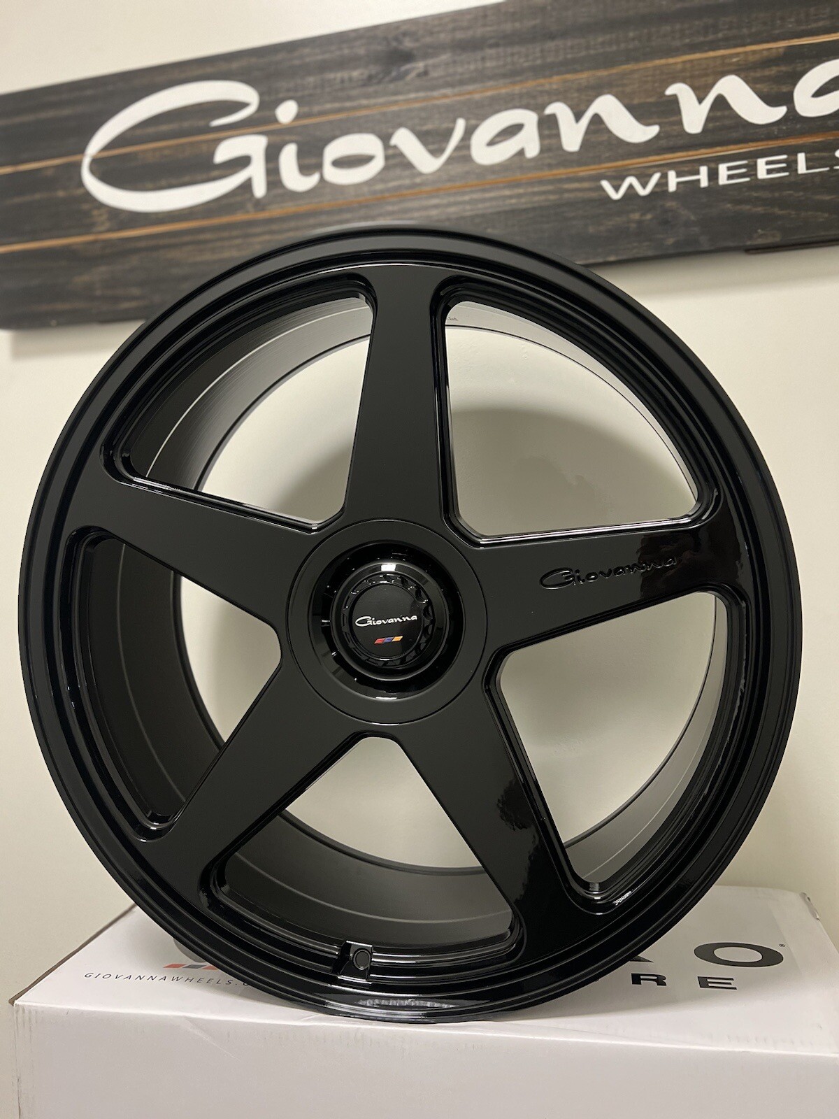 (4) 24X10 GIOVANNA CINQUE GLOSS BLACK(5X130) G-WAGON PANAMERA LAMBORGHINI URUS