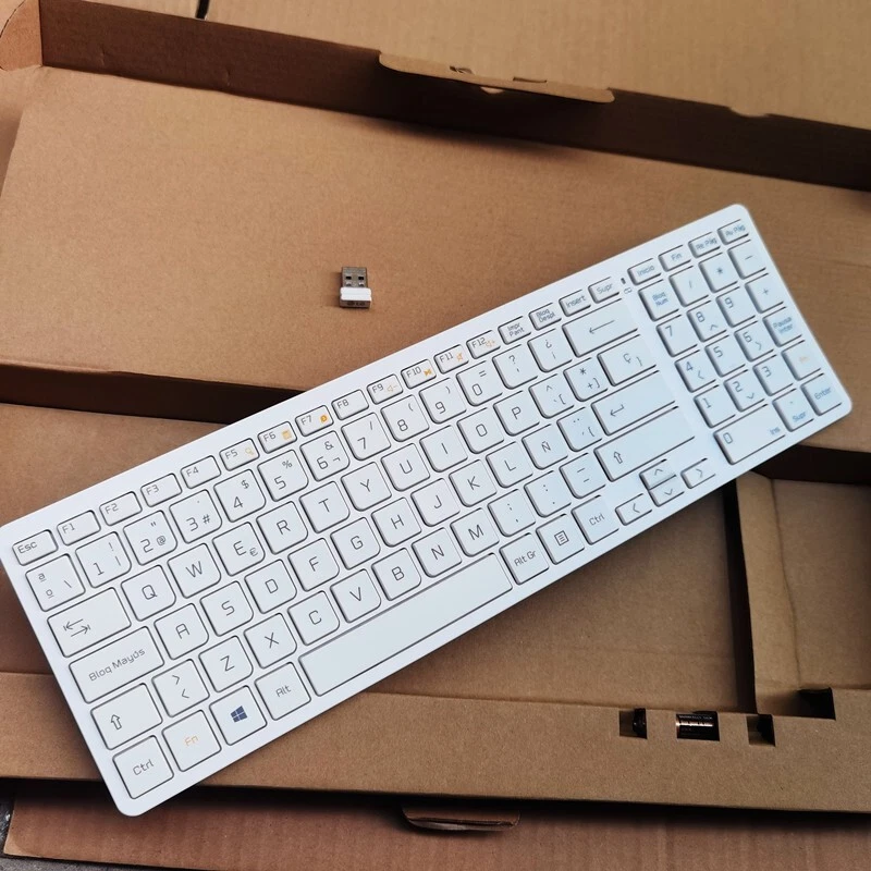 Spanish layout white wireless keyboard for LG - Image 2 of 4
