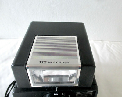 Polaroid 2000 (Bouton Rouge) + ITT Magicflash Electronic. Testé OK