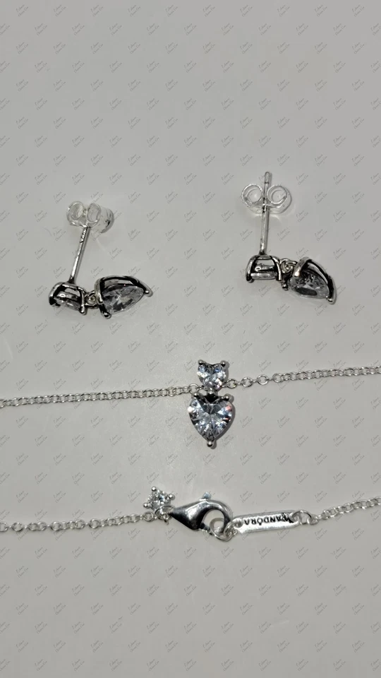 Auténtico Juego de Collar y Pendientes Collar Brillante Colgante Doble Corazón Pandora Foto 4 de 4