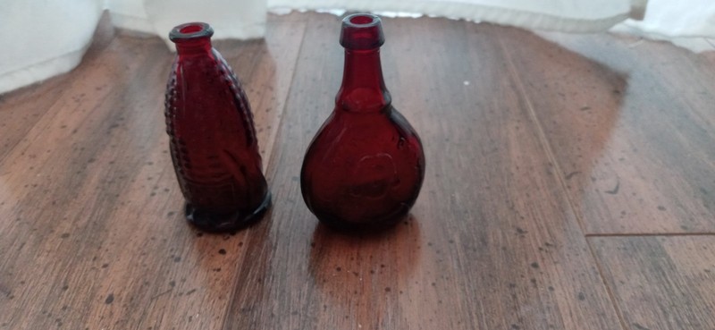2 Glass Wheaton NJ Minature Bottles The Swedish Nightingale  and Old Dog's