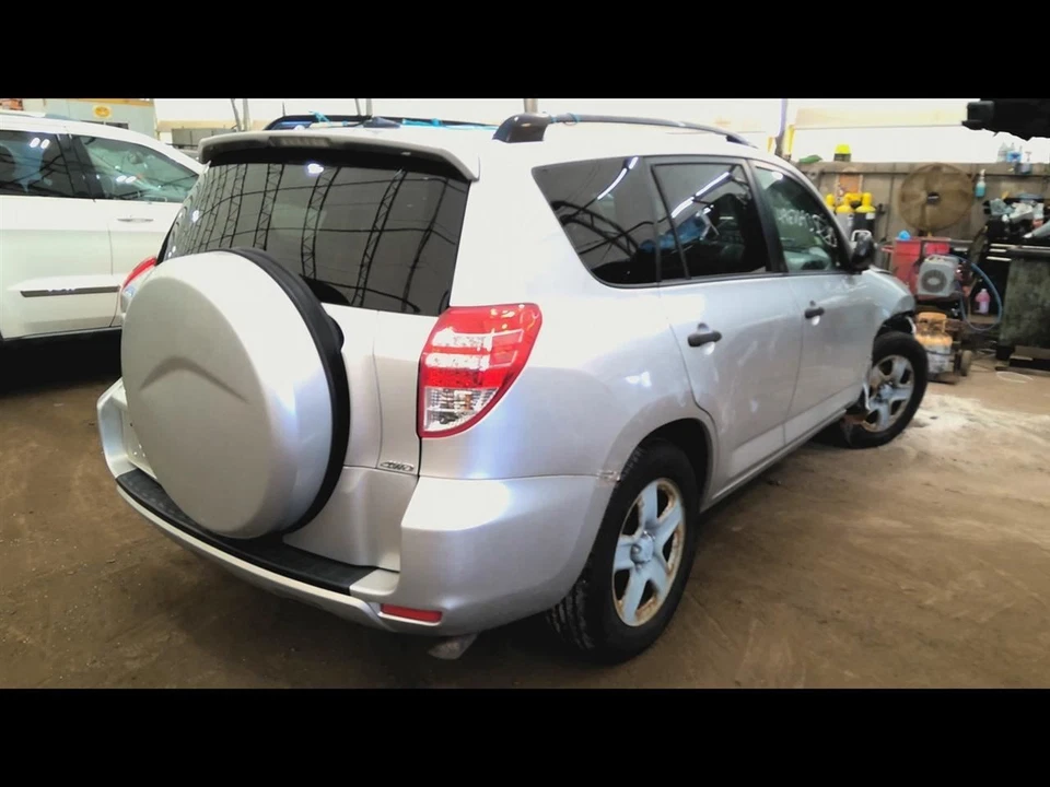 Driver Lower Control Arm Front Electric EV Fits 06-14 RAV4 6849836 Foto 3 de 4