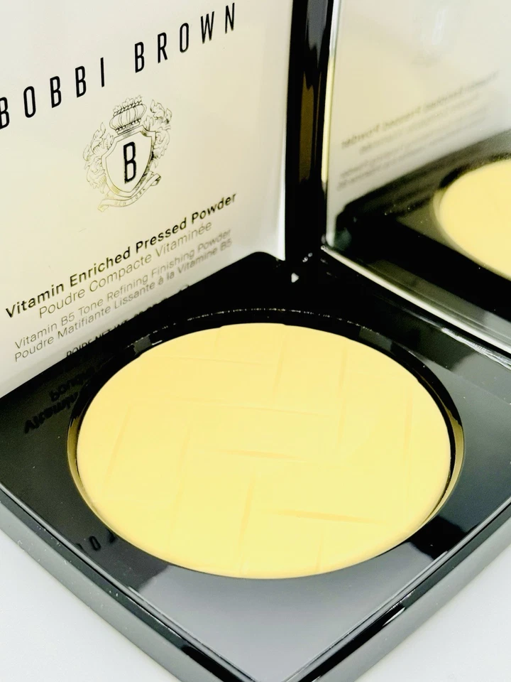 Bobbi Brown Vitamin Enriched Pressed Powder - Yellow - 8 g/.28 oz Full Size NIB - Image 4 of 4