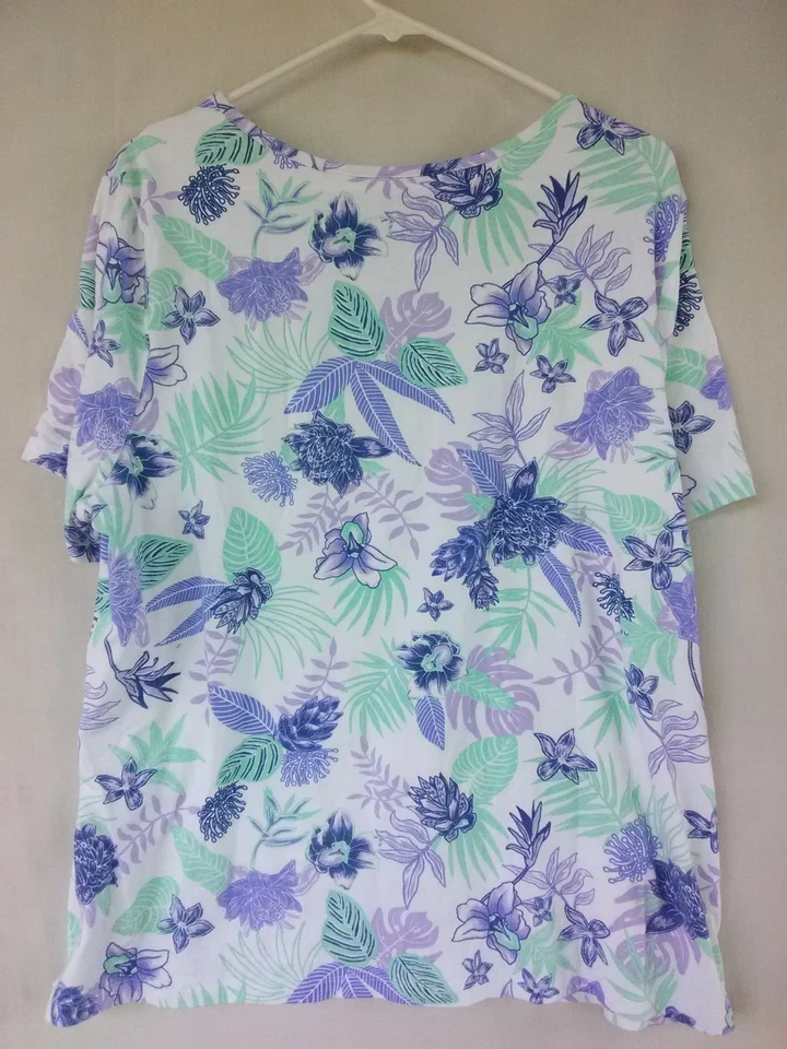 Women Plus 1X Woman Coral Bay Floral Knit Blouse Top Shirt - Image 3 of 4