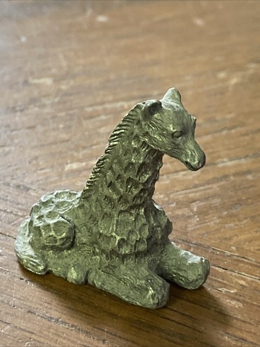 Spoontiques Pewter Giraffe Sitting Pose  - Picture 1 of 4