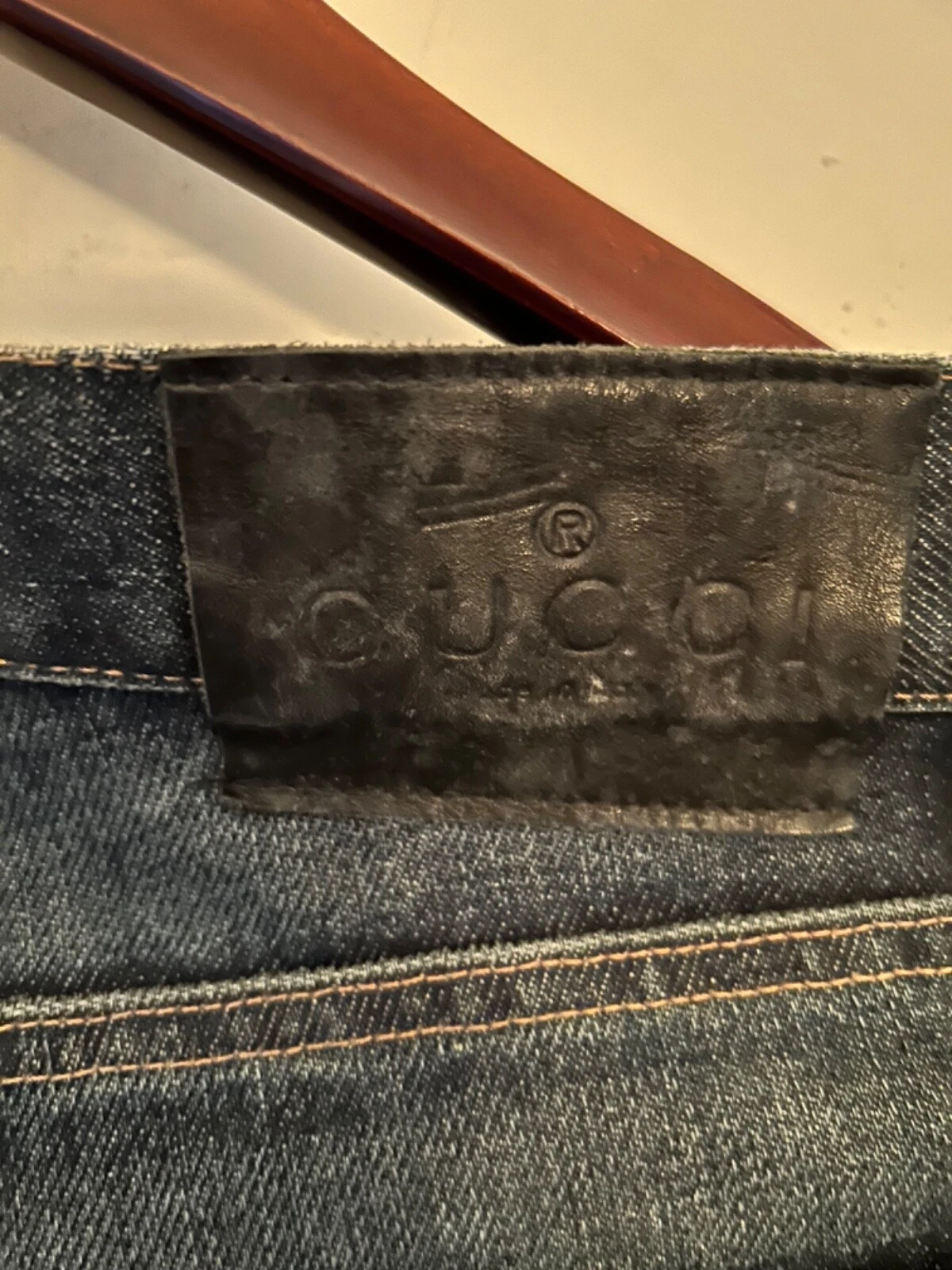Gucci brodé (jeans) taille 46 