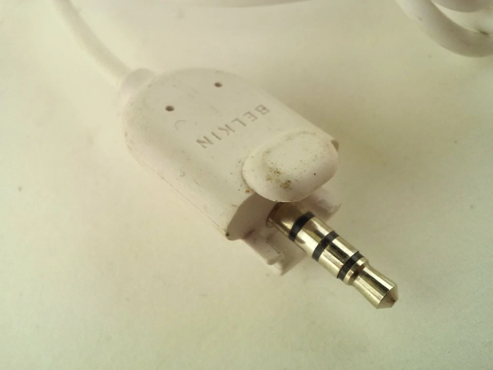 Cable de carga Belkin para iPod Shuffle 2G blanco Foto 2 de 4