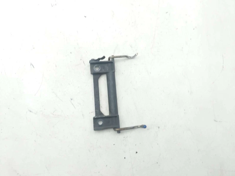 Защелка заднего пассажирского сиденья 04 Kawasaki EX 500 Ninja 500R - Изображение 3 из 4