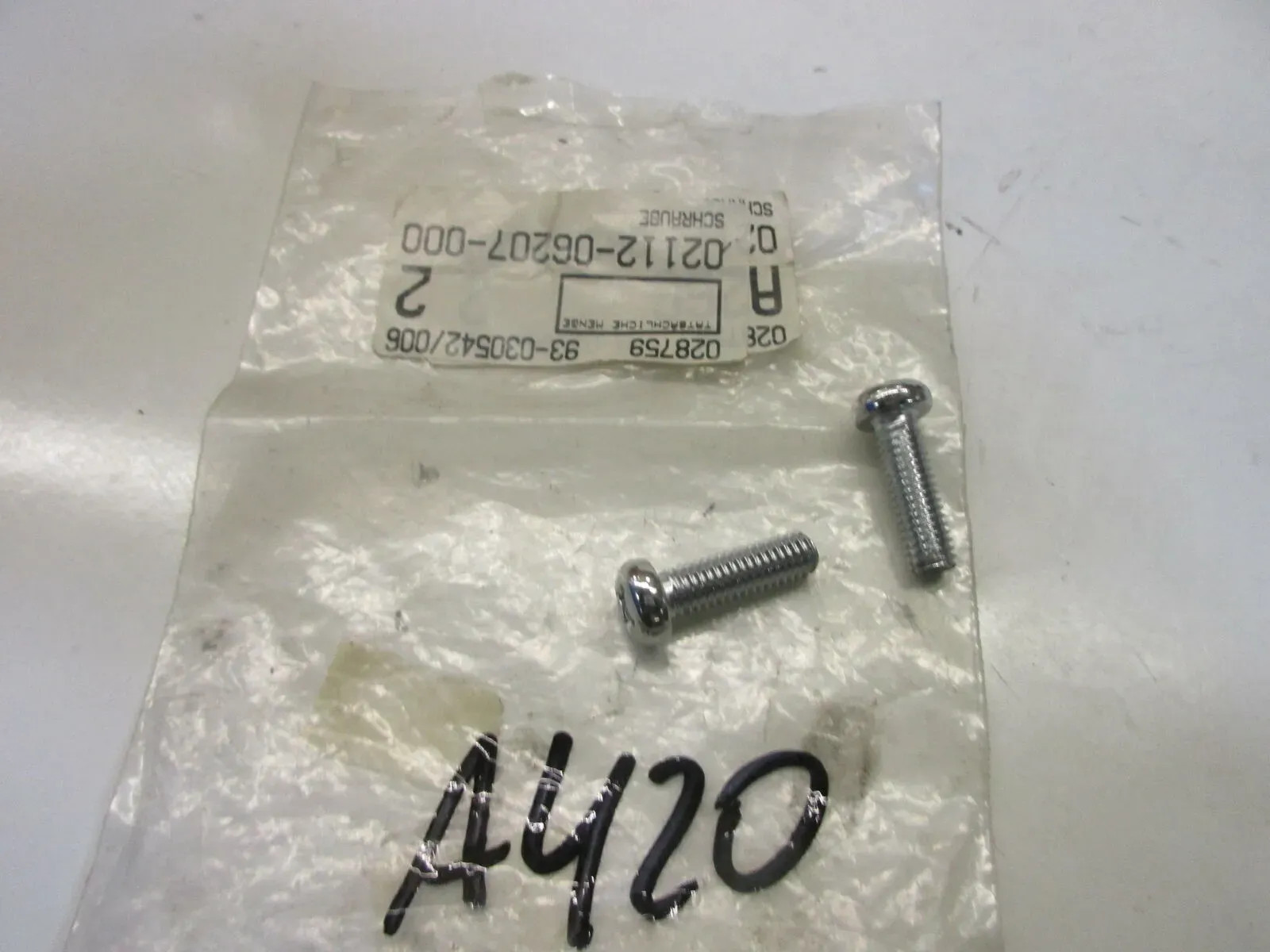 A420. Suzuki GT 750 GS 1000 Vite M6 x 20 Pompa dell'olio motore 02112 ...