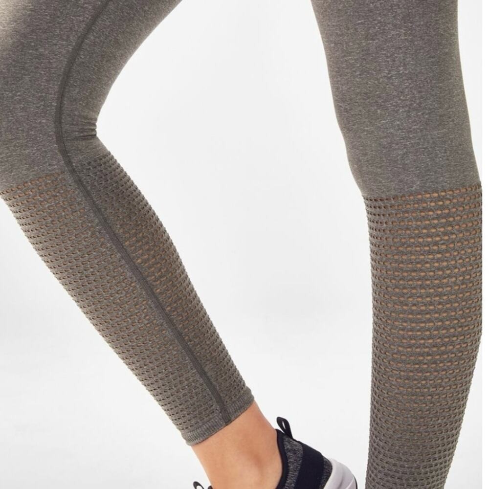FABLETICS Gray Heather Seamless Active Workout Gy… - image 13
