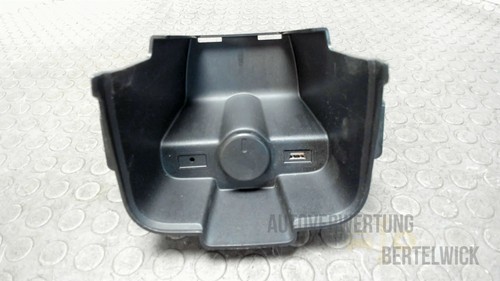 Steckdose / USB Steckplatz Opel Astra 1.7 Cdti DPF Sports Tourer J 12 Monate