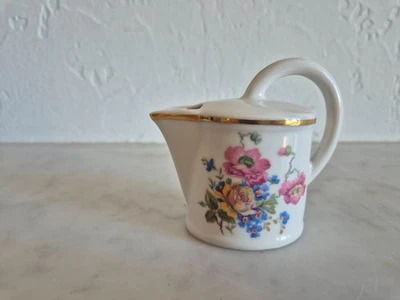 Petit pot à lait, crème, saucière en porcelaine - TBE - Photo 1/4