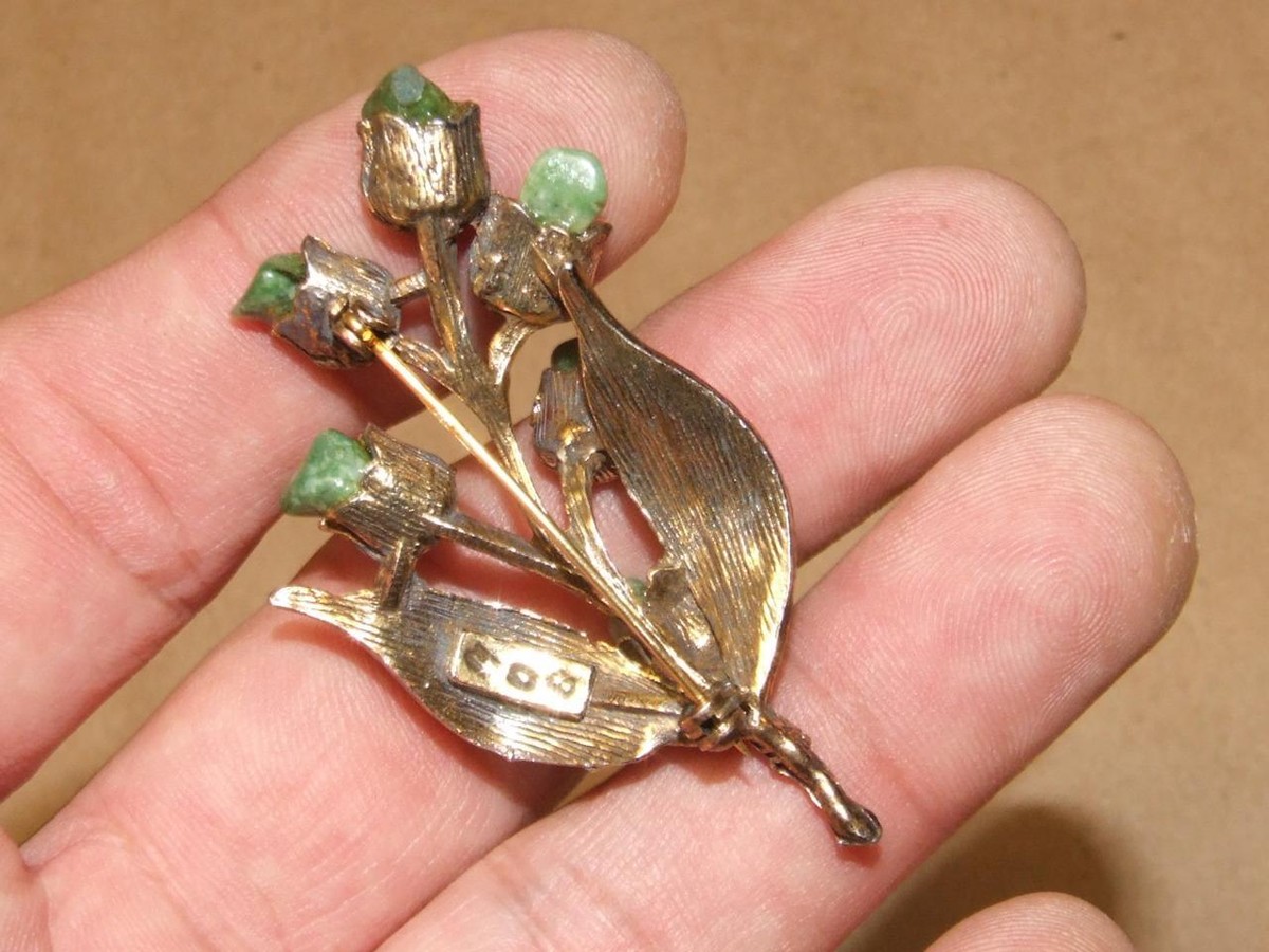 Hobe どんぐりモチーフ メッシュ装飾 ゴールドトーン ヴィンテージ フラワー Vintage Gold Tone Flower Brooch or Pin With Faux Pearl