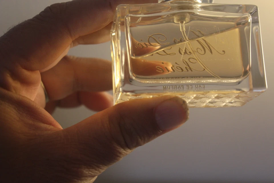 Miss Dior Cherie Eau de Parfum 1.7 oz / 50ml original formula 2007, New - Image 3 of 4