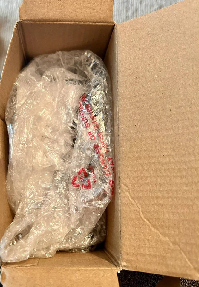 Sharp Digital Alarm Clock AccuSet - Automatic Set, Black with White LED Display - Image 4 of 4