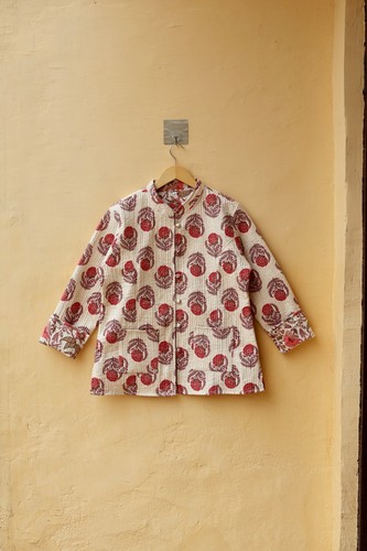 Indian Handmade Cotton Quilted Kantha Jacket, Stylish Reversilbe Women's Coat - Picture 6 of 9
