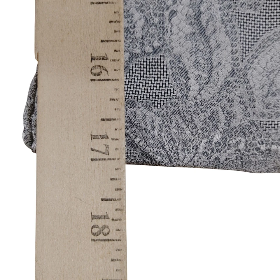 Saks Fifth Avenue Vintage Italiano Paisley Seda Bufanda Gris Bordes con Flecos 56 por 17 Foto 4 de 4