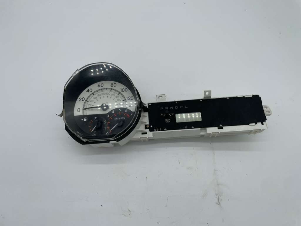 04-06 SCION XB INSTRUMENT CLUSTER SPEEDOMETER MPH TACH ODOMETER