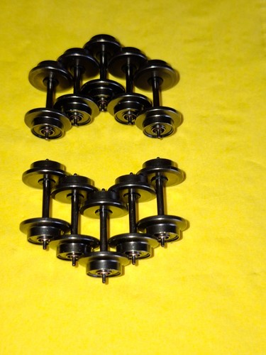 Trix Express E 33359805, Juego de ruedas completas de 10 piezas 9 mm 2.s.iso. Rodamientos de rodillos (66683) | Condition: Neu