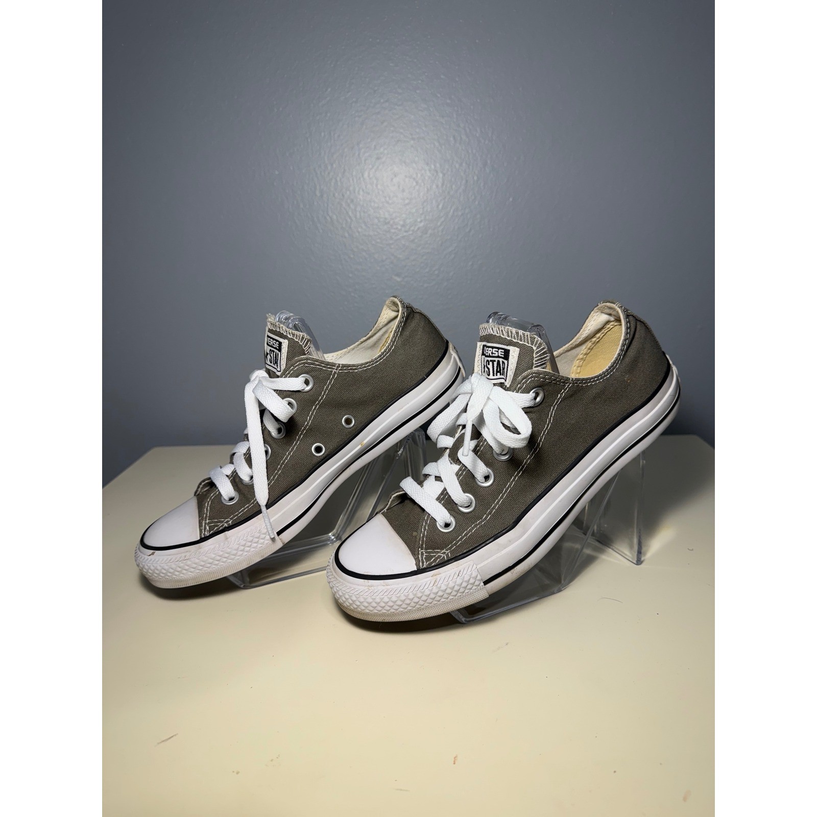 Converse Chuck Taylor All Star Low Top Sneakers Gray Women's Size 6.5