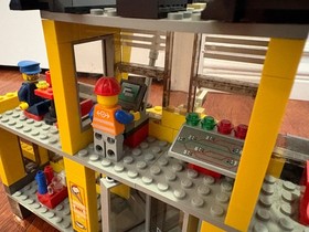 LEGO (4513) World City: Grand Central Station - Fully Assembled