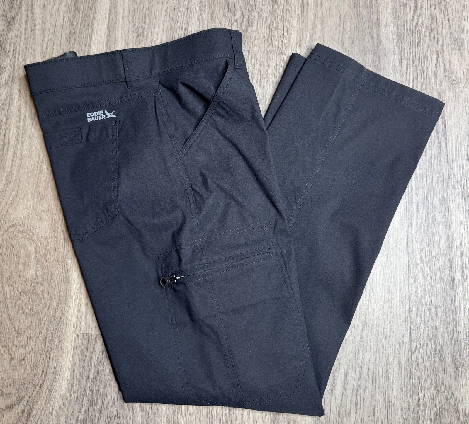 Eddie Bauer Rainier Tech Pants Mens 32x30 Black Cargo Outdoor Hiking Travel