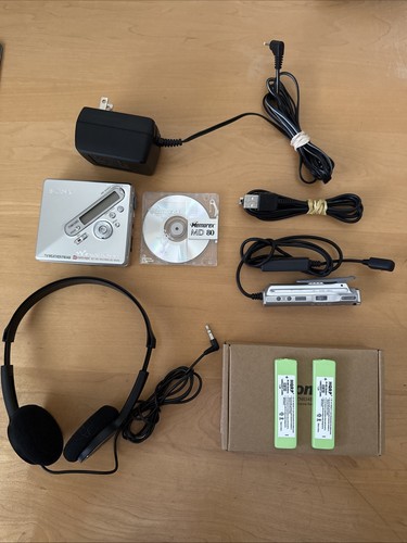 Sony Portable MiniDisc Player Walkman MZ-NF810. Silver. Tested Working *READ*