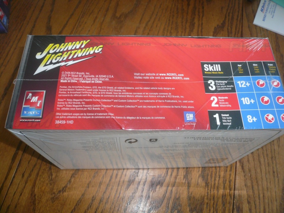 Vintage Johnny Lightning 1/25 Scale 2004 Pontiac GTO Model Car Kit. AMT ...
