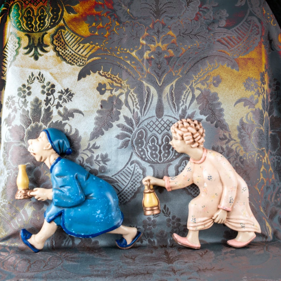 1940's Old Couple Man Woman Walking with Lantern Vintage Wall Plaque - Image 4 of 4