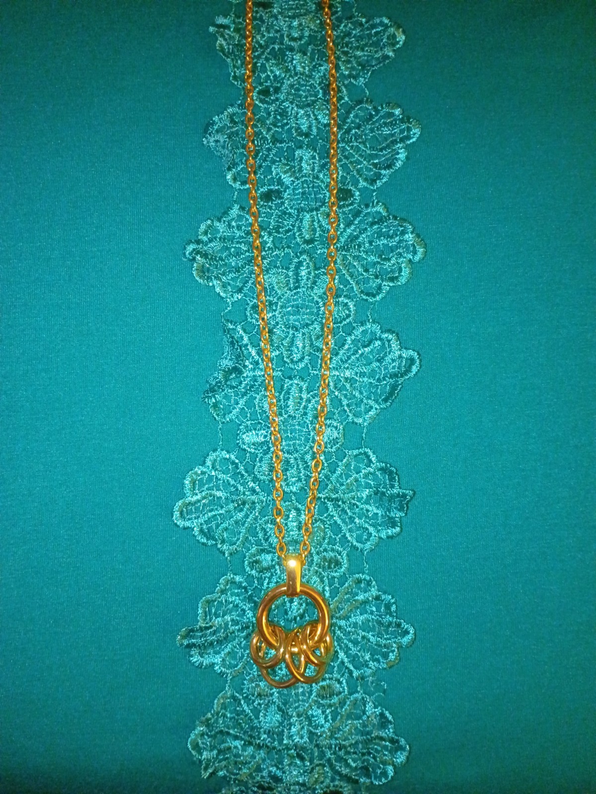 Gold Tone Circle Interconnected Ring Pendant Cabl… - image 1