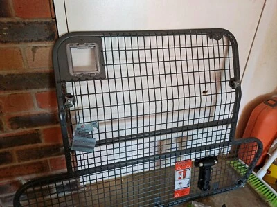 removable cargo barrier