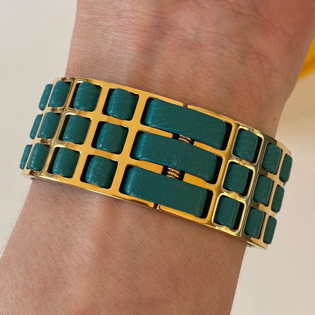 NEW FENDI GOLD METAL FF CUT BLUE LEATHER FENDISTA OUT CUFF NEW FENDI GOLD METAL FF CUT BLUE LEATHER FENDISTA OUT CUFF