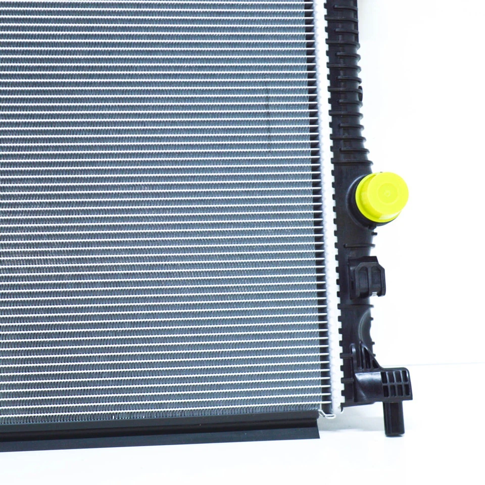 AUDI RS3 8V Engine Cooling Radiator 8V0121251B NEW GENUINE Foto 3 de 4