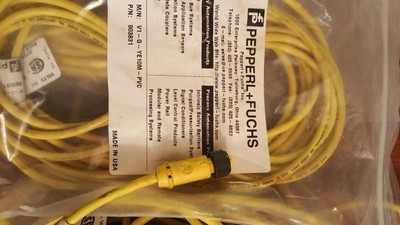 VH-26 Pepperl /& Fuchs Sensor Cat# V12-W-YE5M-PVC . * NEW . .