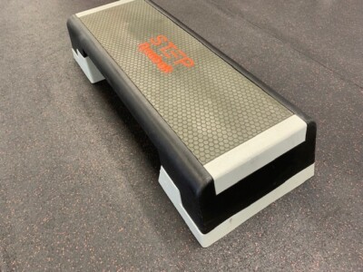 ORIGINAL REEBOK AEROBIC EXERCISE STEP PLATFORM WITH 6