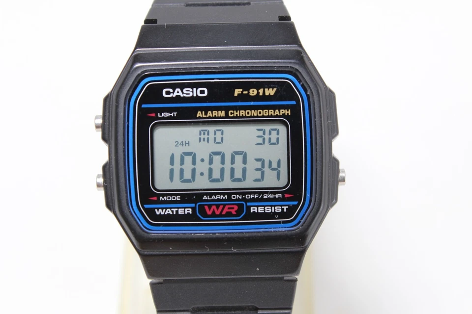 CASIO F-91W digital vintage watch square