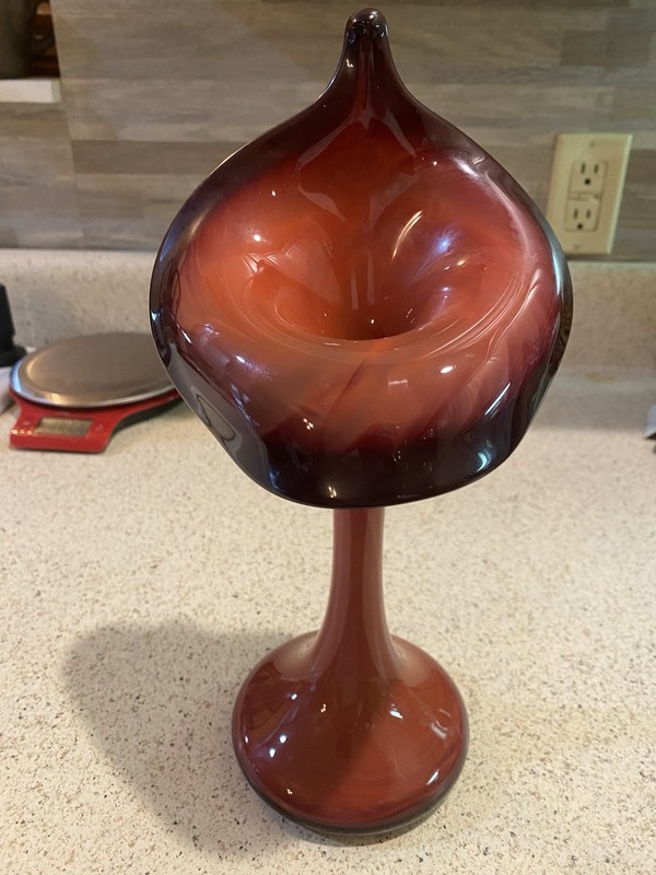 ART GLASS JACK IN PULPIT VASE Hand Blown Burgundy To Ox Blood Fade 11 Inch