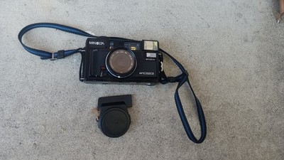 Minolta Hi-Matic AF2 Point & Shoot 35mm Film Camera Works w/cover, case, strap