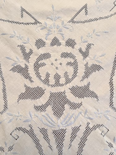 Elaborate Vintage White Cotton Blue Embroidered Tablecloth 68x82 - Picture 15 of 20