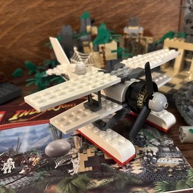 LEGO Indiana Jones: Temple Escape (7623) Incomplete set 1 Minifigure & Box